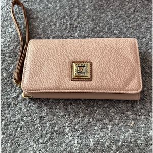 Stone Mountain clutch